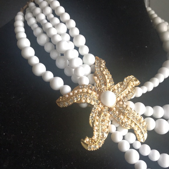 Tracy Lynn Starfish w/five strands of White beads. - Picture 2 of 4